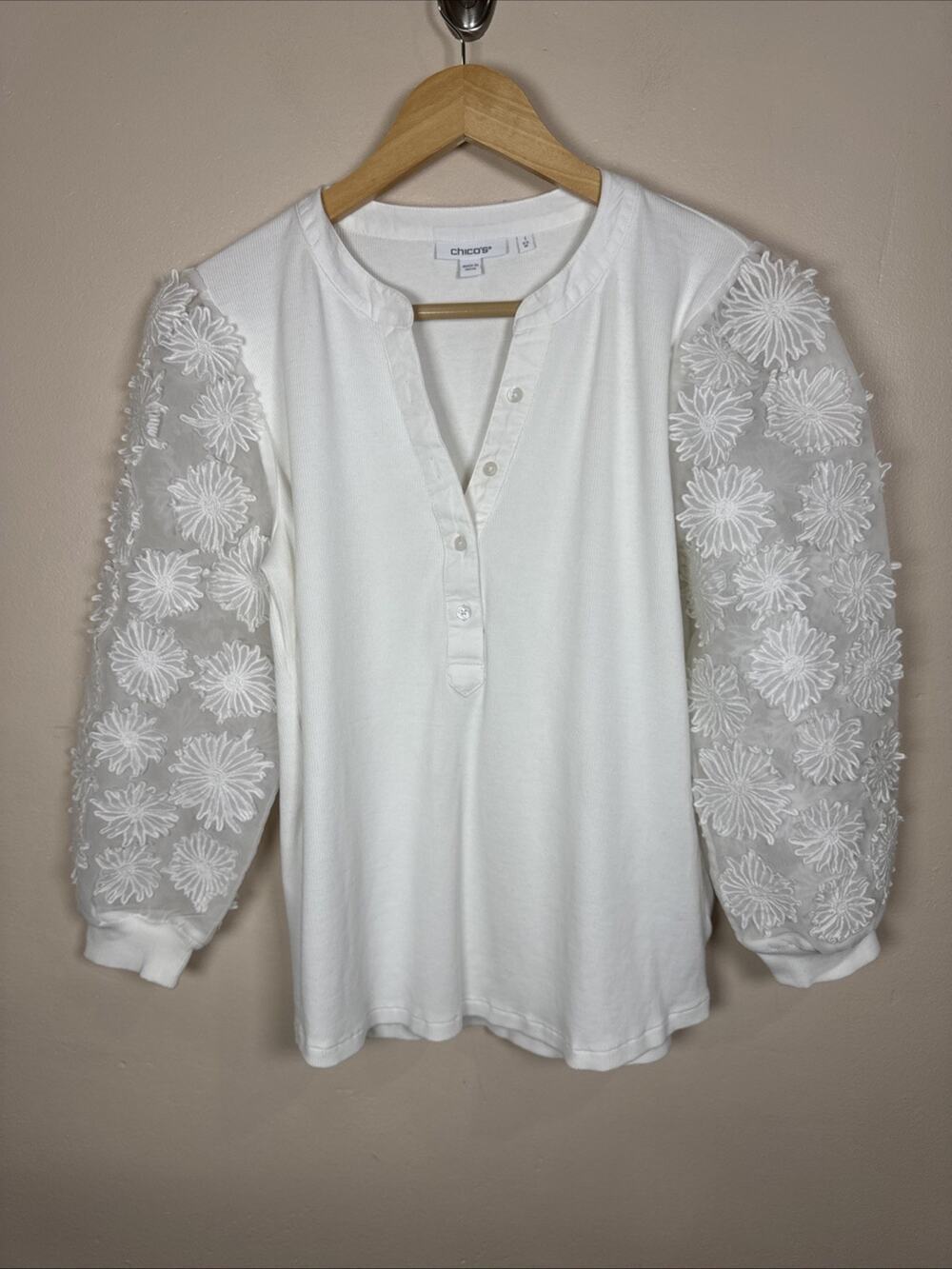 CHICO’S Womens White Ribbed Henley Floral Puff Sleeve Sheer Stretch Blouse M